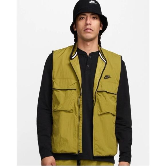 NWT Nike Vest Men’s Size XL Olive Green Tech Woven Utility Nylon Full Zip - Picture 1 of 14